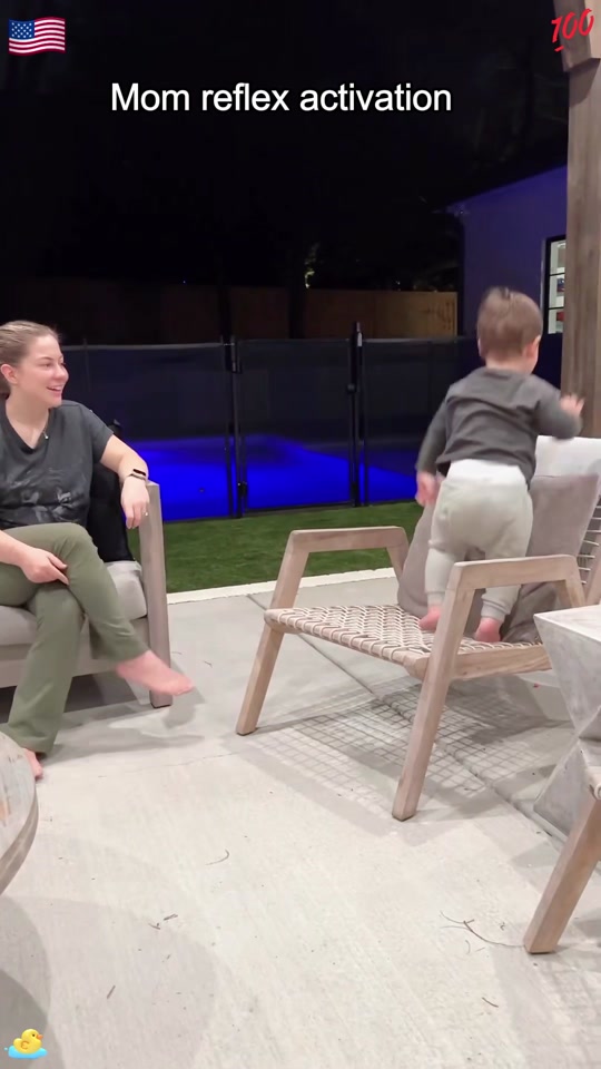 The fast reflexes of parents 🥰🥰 thumbnail from TikTok