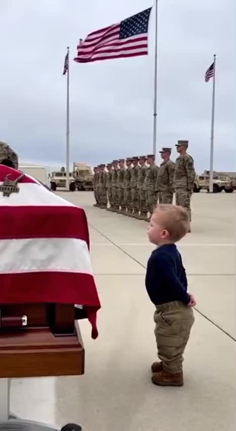 USA army 😭😭😭 #usamilitary #usaarmy #viralvideo  created by USAmilitary with USAmilitary’s original sound thumbnail from TikTok