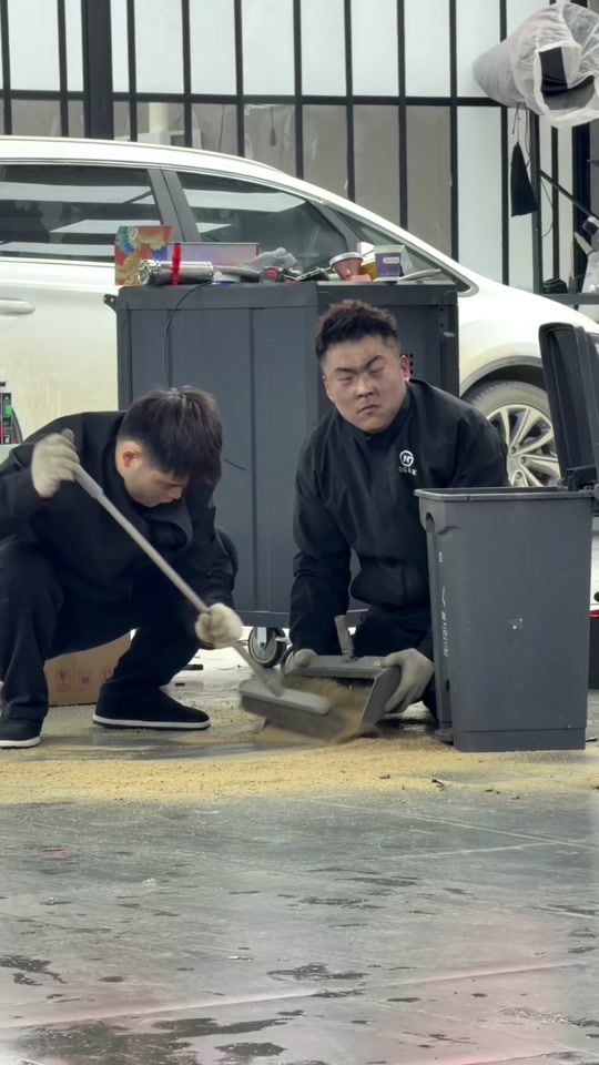 Two prodigies emerged simultaneously in the auto repair industry. thumbnail from TikTok