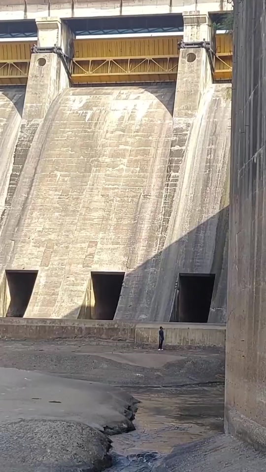 Hirakud Dam alert for opening Gates thumbnail from TikTok