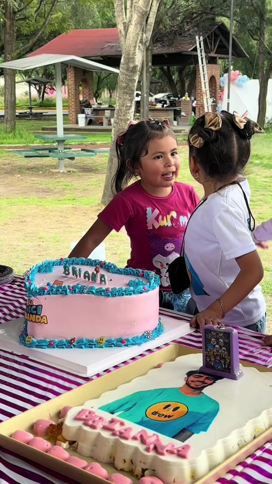 Kids seeing the clown mask and instantly choosing panic thumbnail from TikTok