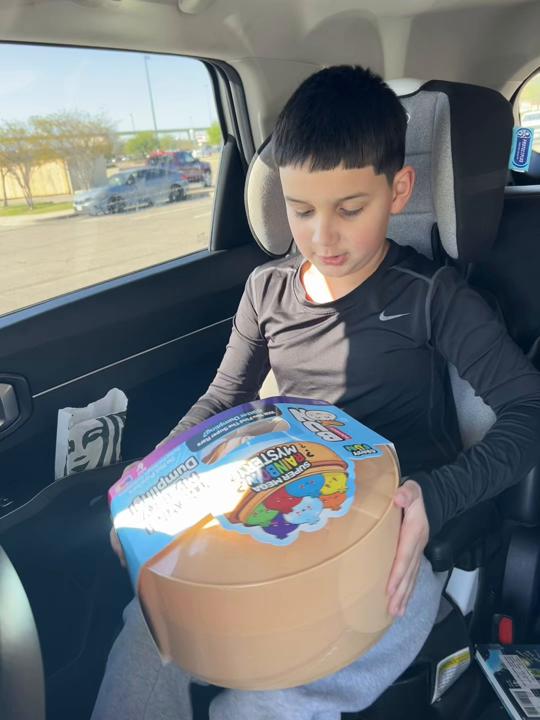 They both got the viral big dumplings from @5below .. thumbnail from TikTok