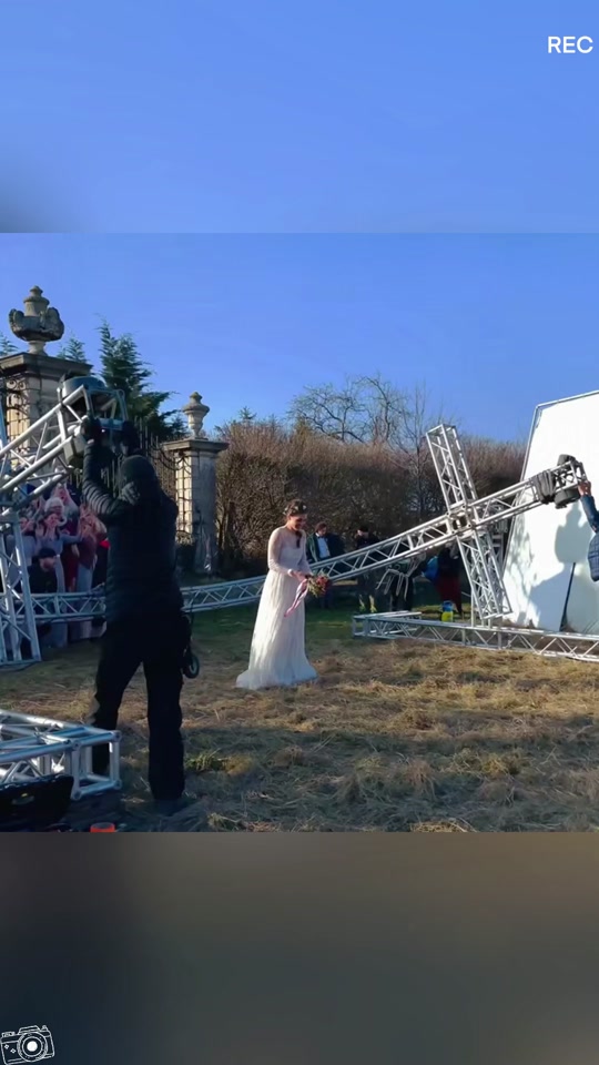 Wedding Photography Tips 😍 thumbnail from TikTok
