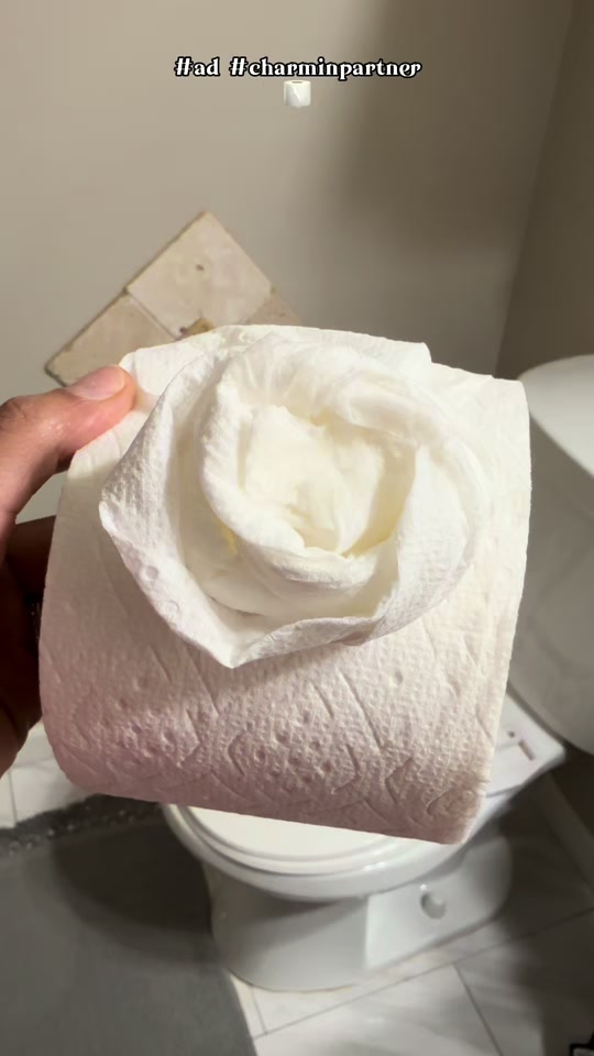 Okay but WHY did nobody tell me toilet paper could actually make this big of a difference 😅 I tested this myself and... thumbnail from TikTok