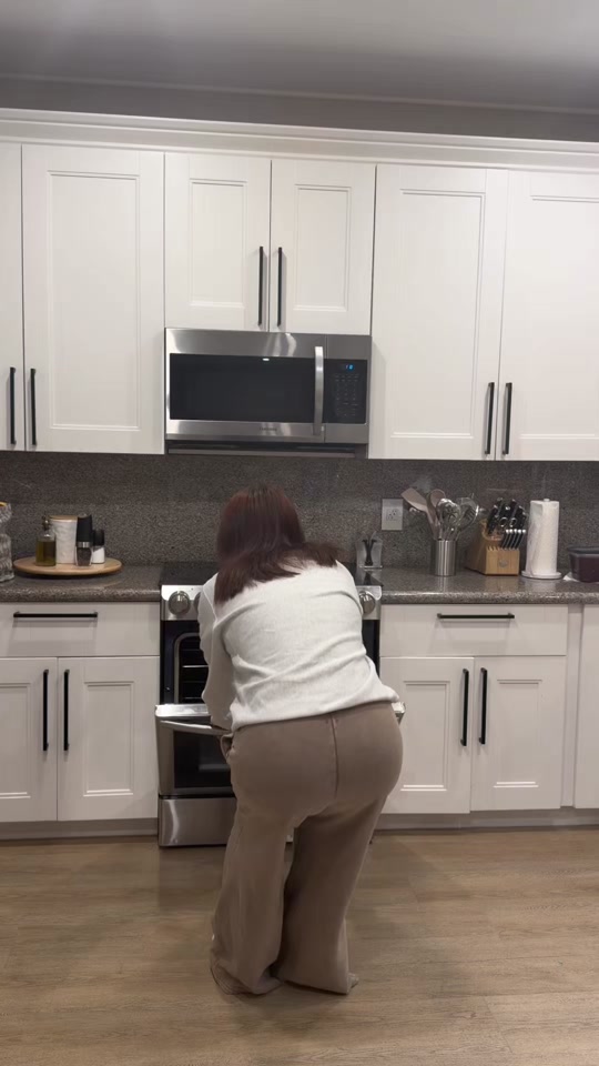 Ya la muchacha de la limpieza terminó me toca ahora a mí! thumbnail from TikTok