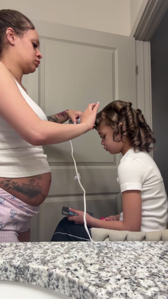 Love this curler from @SHEGLAM ! I got mine on Amazon, but you can also get it from their website and in the TikTok s... thumbnail from TikTok