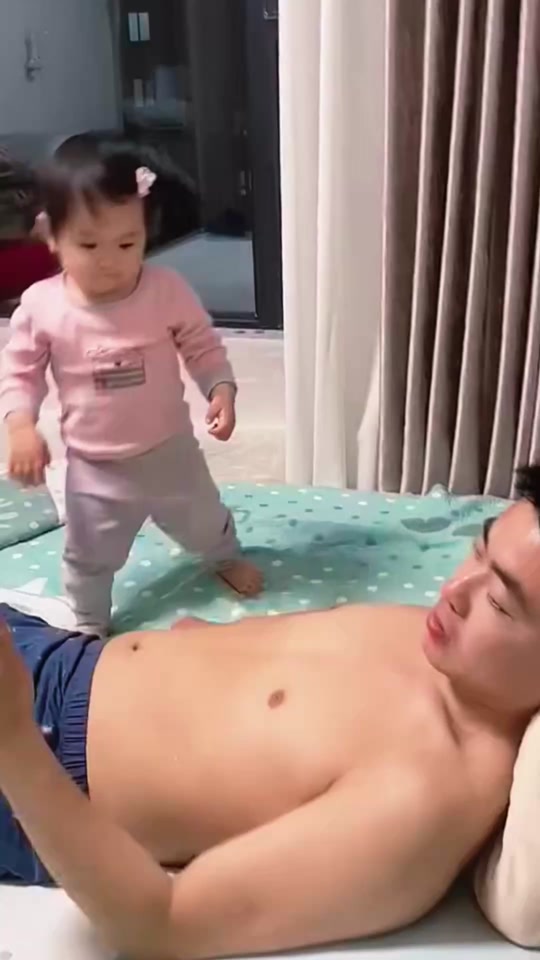 Dad taking care of the child thumbnail from TikTok