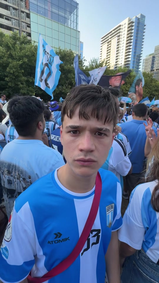 La remera olia a banderazo (indescriptible) y ahora huele a gloria !! Gracias @AlaArgentina por reconocer el esfuerzo... thumbnail from TikTok