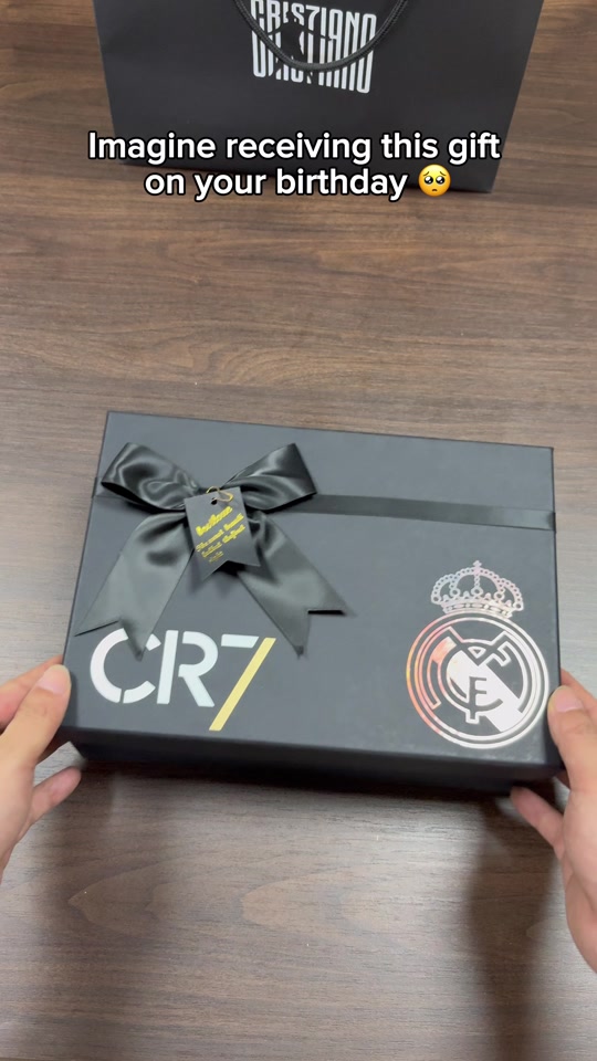 Imagine receiving this gift on your birthday 🥺 thumbnail from TikTok