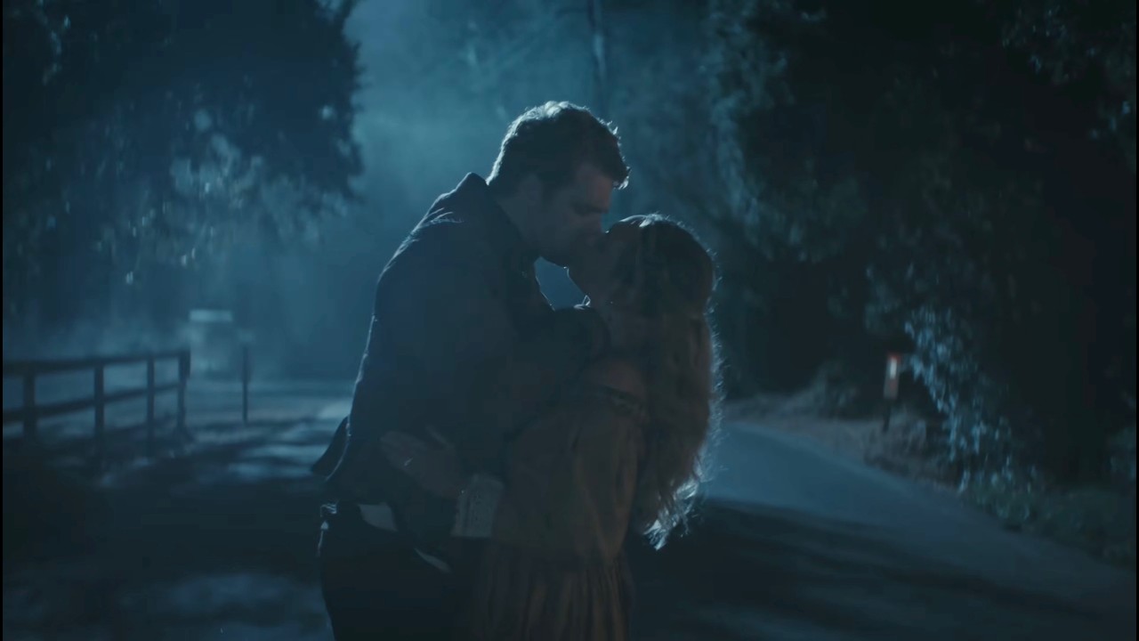 Alex Warren - RESCUER (Official Video) thumbnail from YouTube