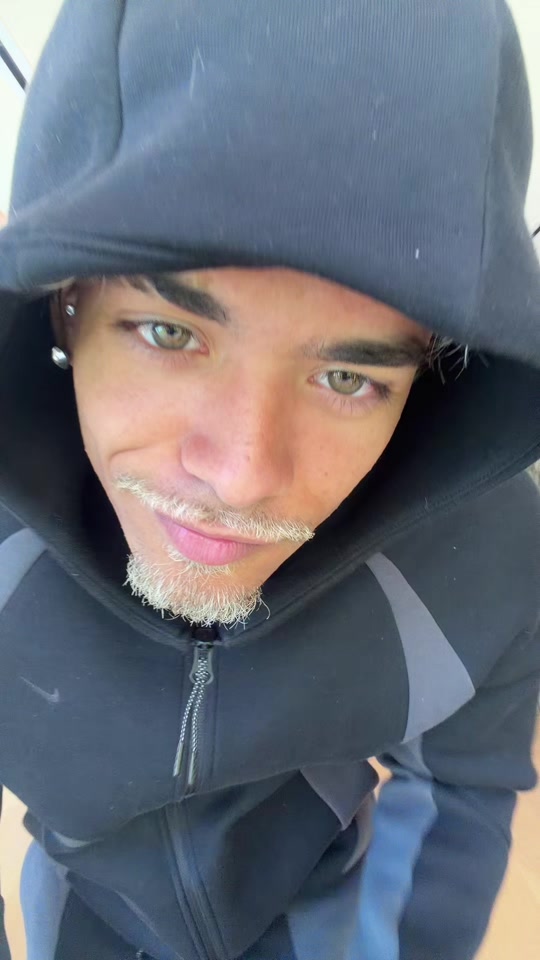 created by Arthur Lima with bizzle.ae’s som original thumbnail from TikTok