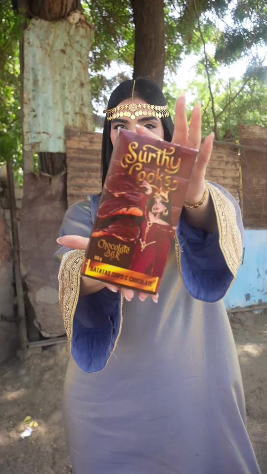 Barra gigante Dubai chocolate relleno de chips de papa 🍫 @cooksbatata Y 100kg chocolate de @YEiH ❤️ relleno de cre... thumbnail from TikTok