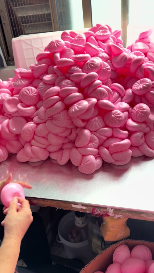 An AIR-Filled Bao?! 😳🥟💨 thumbnail from TikTok