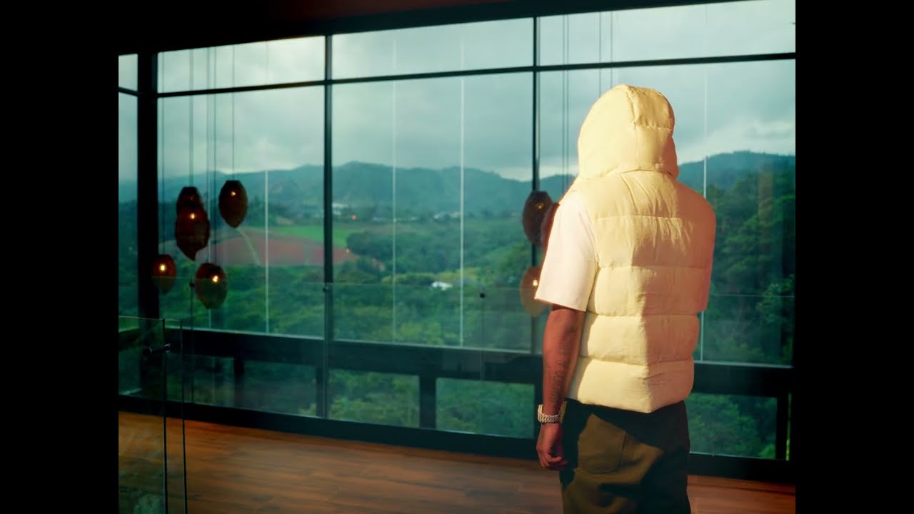 LIL NAAY - HOMBRE (VIDEO OFICIAL) thumbnail from YouTube