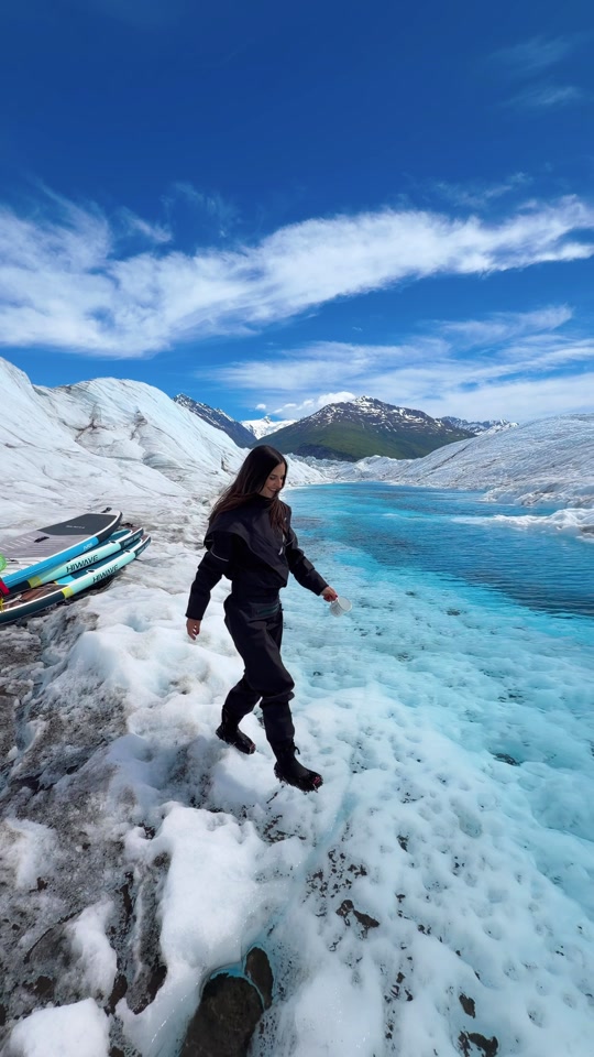 Primiți cu puțină răcoare?💧🧊 📍Knik Glacier, Alaska thumbnail from TikTok