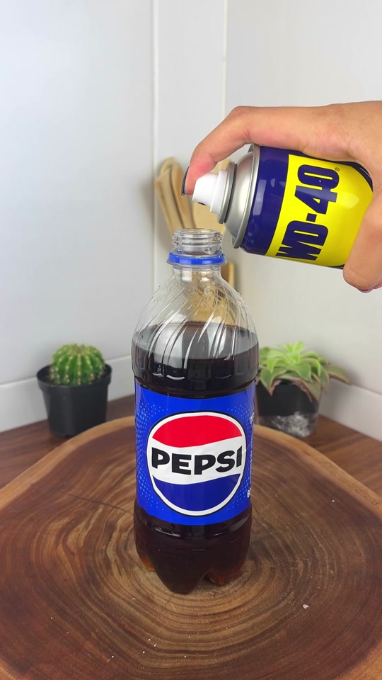 Put WD-40 in Pepsi and you will thank me forever 😱🤯 thumbnail from TikTok