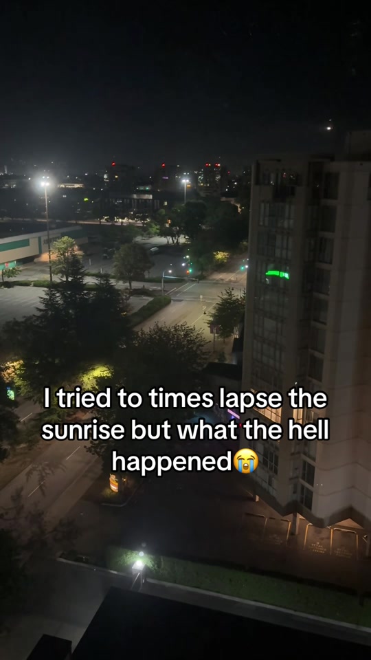 my phone started overheating from the sun💔 thumbnail from TikTok