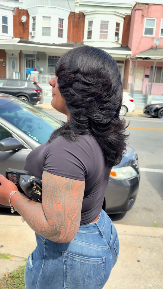 Signature cut by LaRose Amor Book the look via Laroseamor.com Mid length package ✂️ thumbnail from TikTok