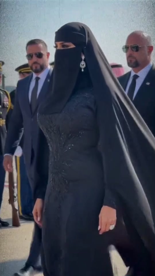President Trump with sheikh maira thumbnail from TikTok