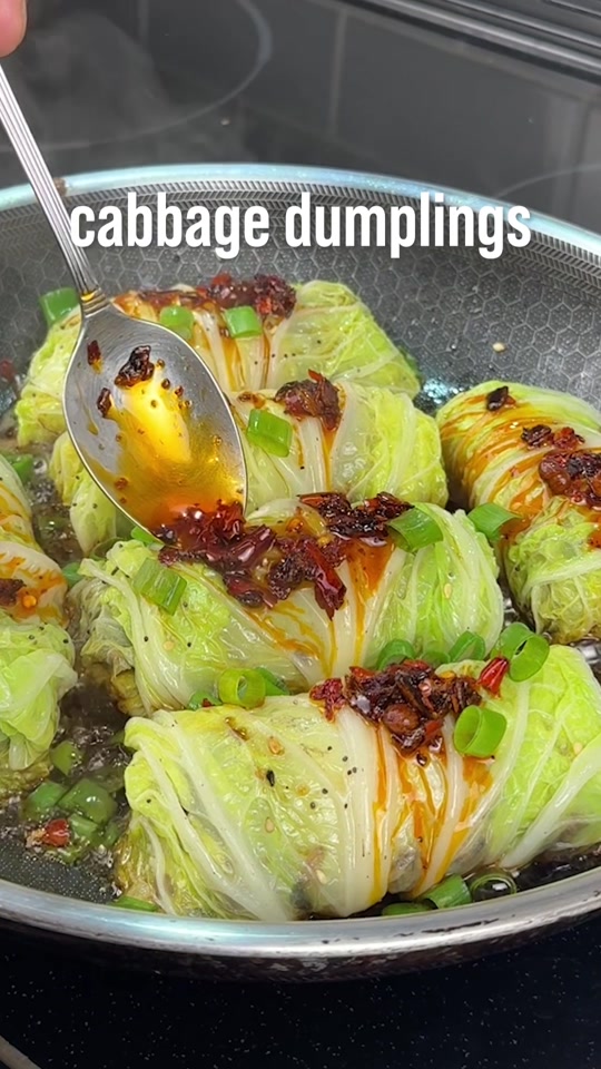 Easy, Healthy Cabbage Dumplings! Packed with protein, low carb, and full of flavour. Make it in 20 minutes!👇🏽 - Ing... thumbnail from TikTok