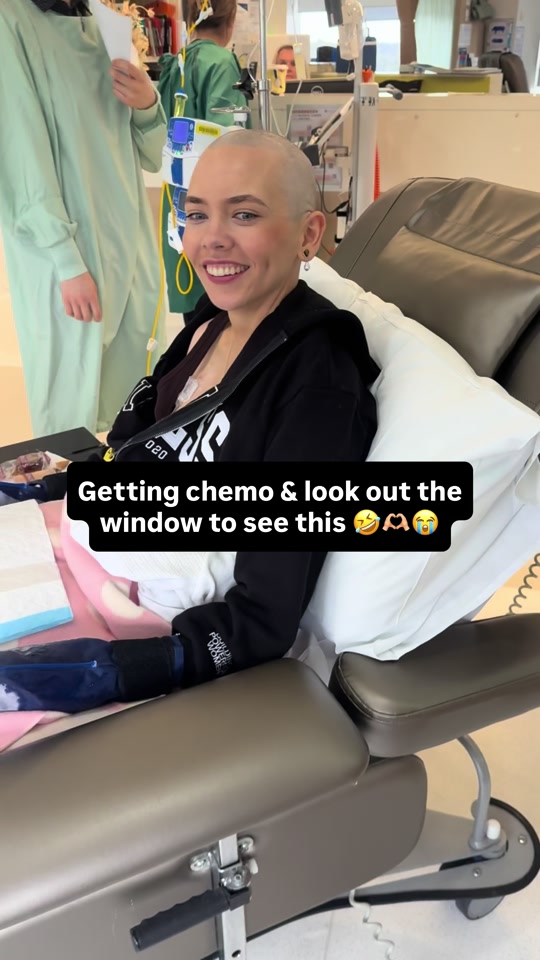 Was bawling my eyes out about 2 minutes prior to this and then look out the window to this 😭🫶🏼🤣🤣 Made everyone ... thumbnail from TikTok