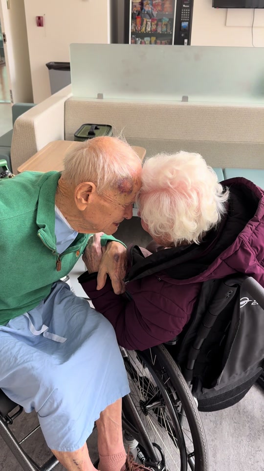 1 year ago this video was taken. My Oma and Opa had not seen eachother for 10 days when this video was taken - the l... thumbnail from TikTok