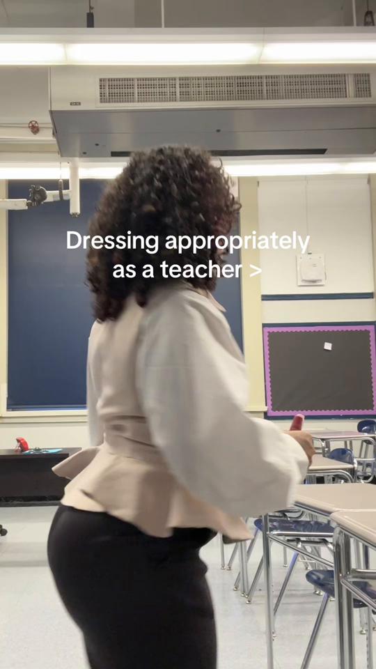 you’d think this is bare minimum butttt some ppl forget where they’re working at! anyways today’s fit <3333 🍎 thumbnail from TikTok