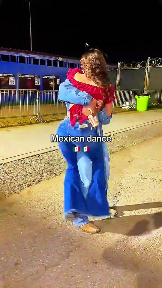 Man, what is this? @Ezequiel Rodríguez @Andie&Melanie_official @Joab Herrera @𝓜𝓪𝓻𝓬𝓾𝓼 🕸️ thumbnail from TikTok