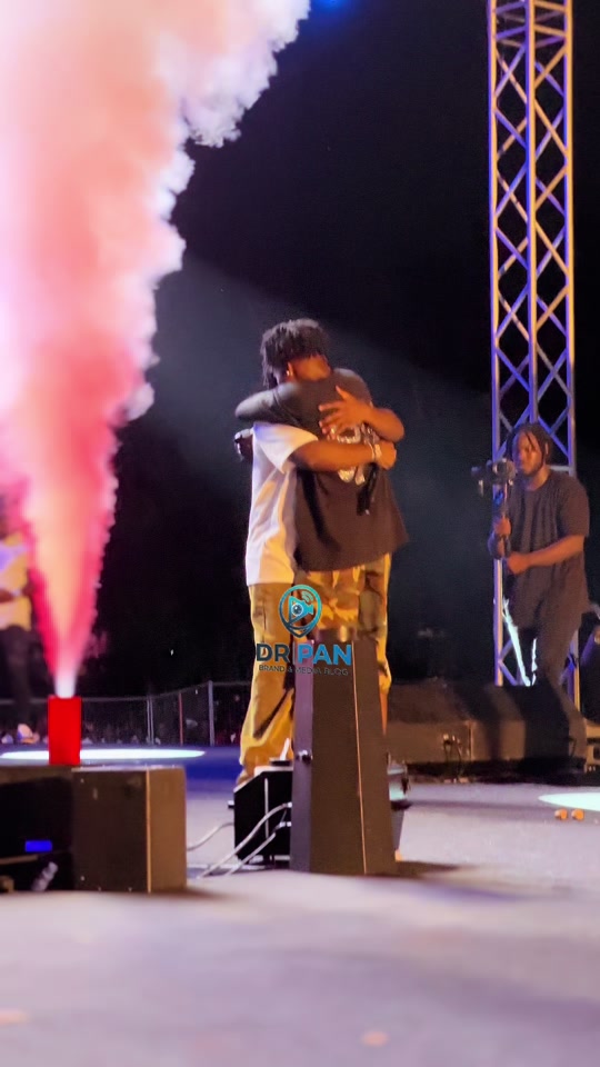 Kweku smoke festival concert at Berekum mix park @Kweku Smoke @Bigg_paradise @RealSeniorman_layla🤍 @C Sharp Kingdom�... thumbnail from TikTok