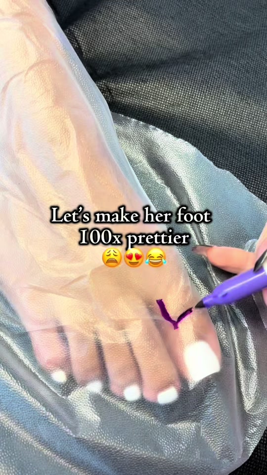 Beautiful floral foot tat 😩😍 • Booking October text 215-470-8889 to book today thumbnail from TikTok