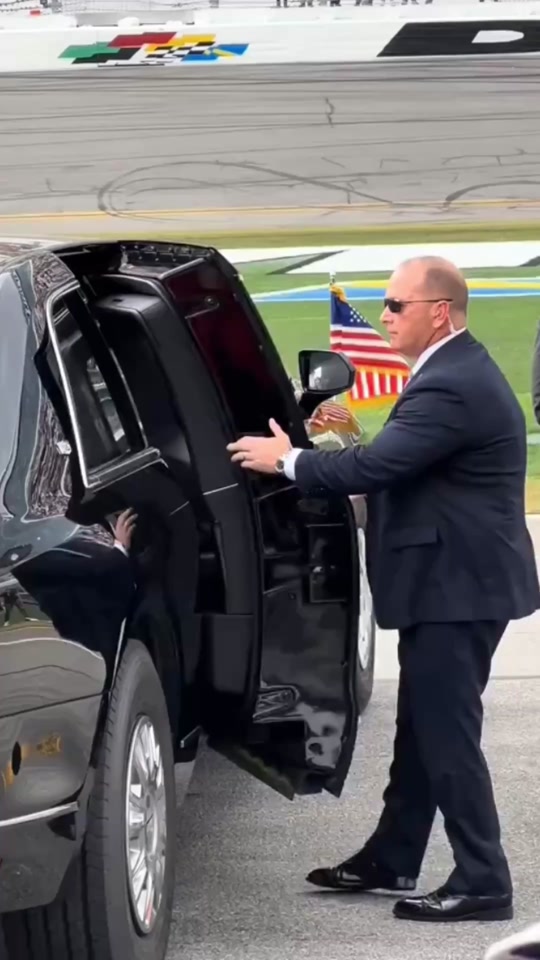 President Trump in public with family 🇺🇸 thumbnail from TikTok