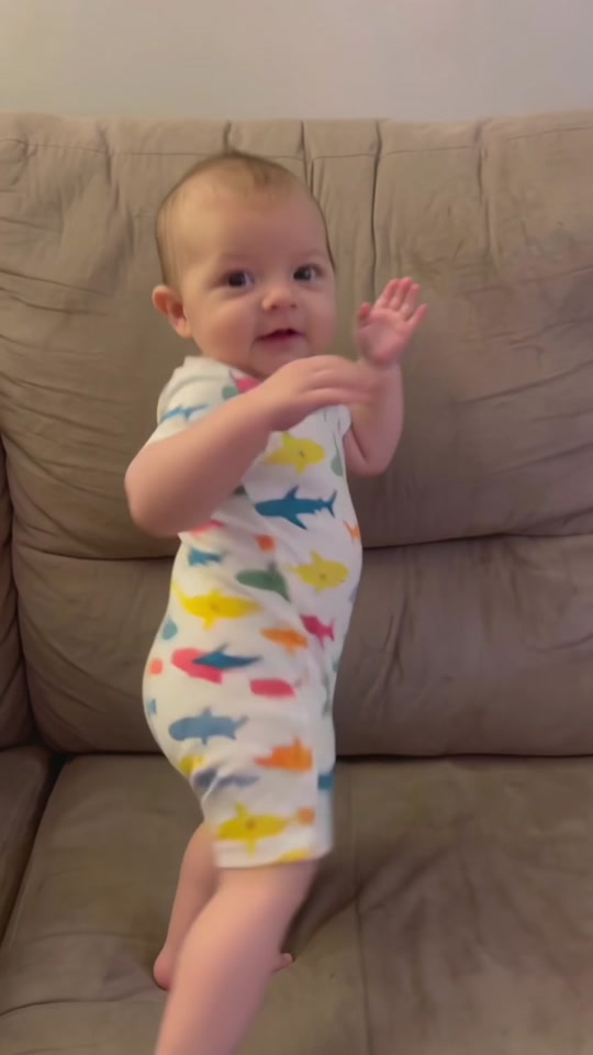👆 🥰Tap "CapCut · Make the same video"Wait until your baby starts dancing... thumbnail from TikTok
