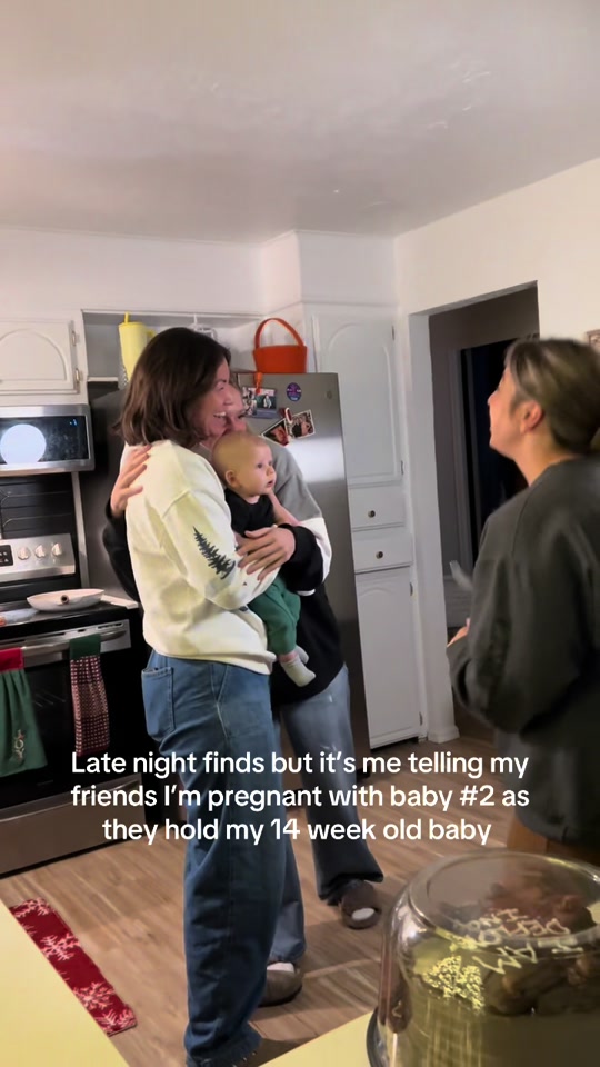 They were so happy for me 🥺 wish I could relive this over and over ♥️ @jessicarocchipinti @dalicia.h thumbnail from TikTok
