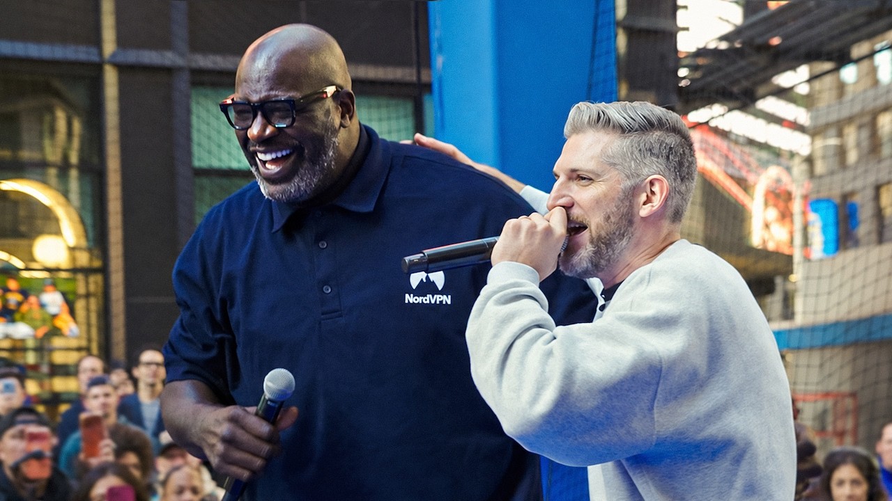 Harry Mack and Shaq Freestyle Back and Forth in Times Square thumbnail from YouTube