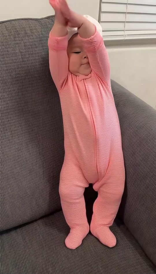👆 💖Tap "CapCut · Make the same video"Wait until your baby starts dancing... thumbnail from TikTok