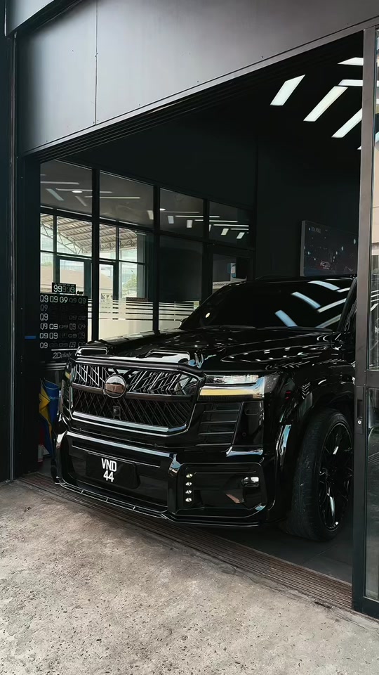 Land Cruiser 300 Wald 🖤🔥 @ZX Prado Center @𝐃𝐫𝐞𝐚𝐦 𝐂𝐚𝐫𝐬 ⚡ thumbnail from TikTok