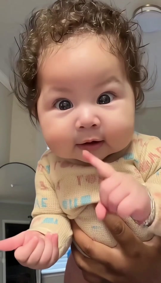 👆 💖Tap "CapCut · Make the same video"Wait until your baby starts dancing... thumbnail from TikTok