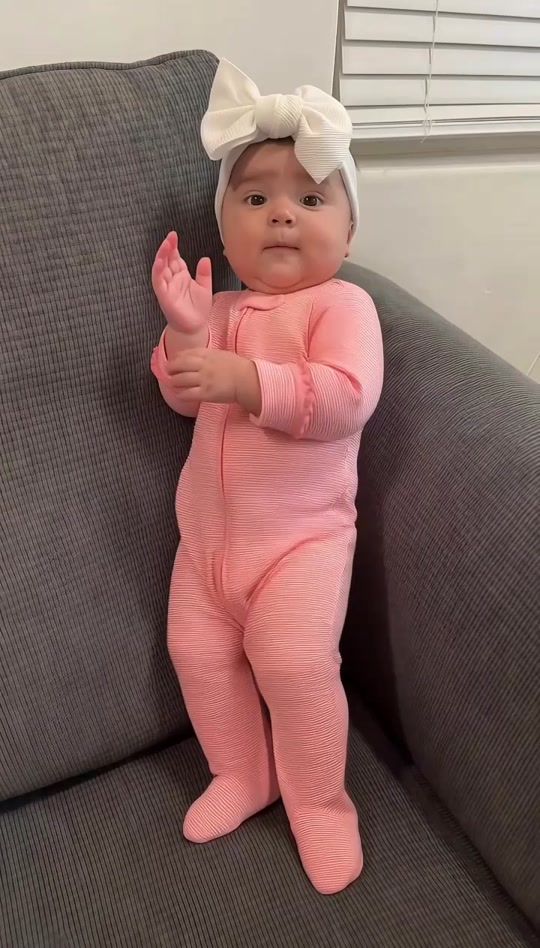 👆 💖Tap "CapCut · Make the same video"Wait until your baby starts dancing... thumbnail from TikTok