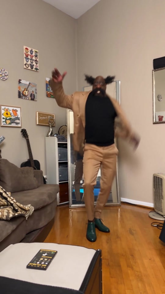 They trying to kick me out lol thumbnail from TikTok