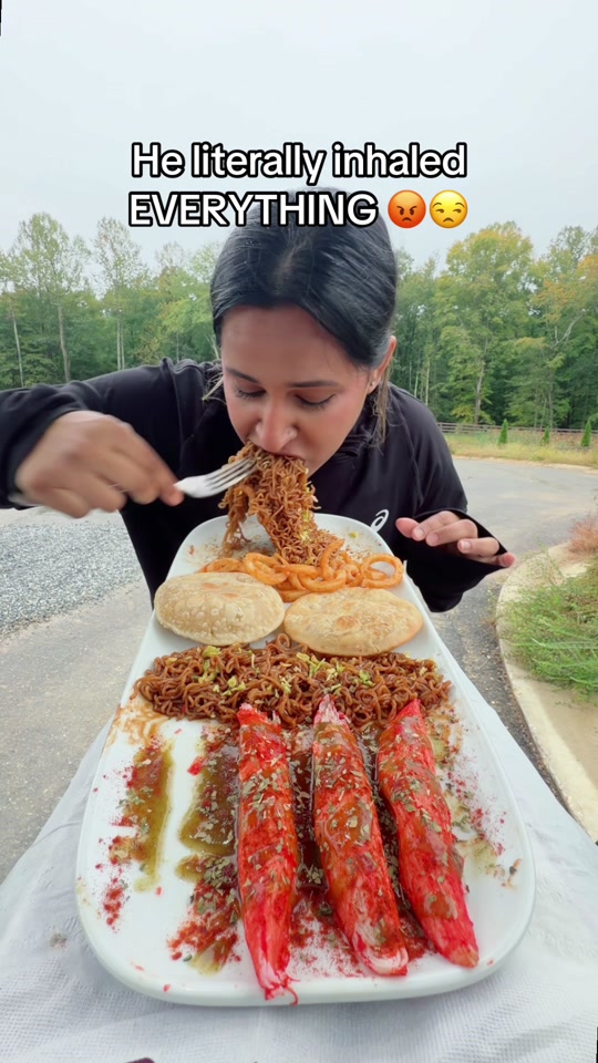 The way he ate all the noodles... disgusting 🤮 @mai.khaan @Baby Maya thumbnail from TikTok
