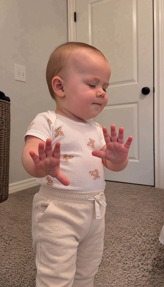 😂😂🔥 |⬆️ Tap on the template anchor to recreate yours thumbnail from TikTok